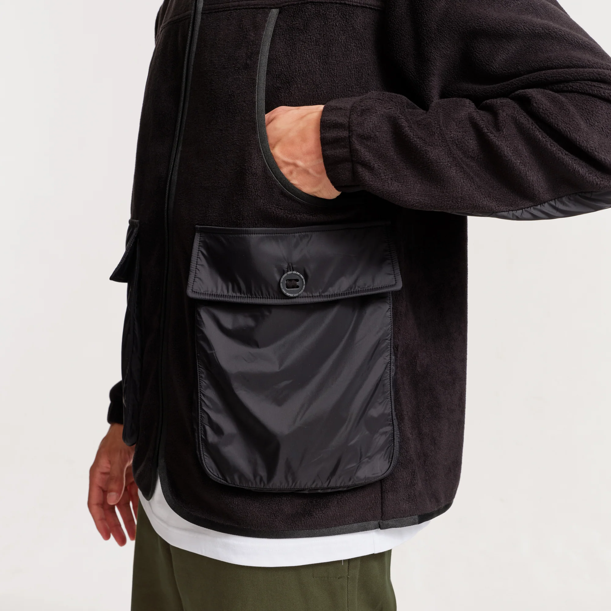 Summit Fleece Black - Image 4
